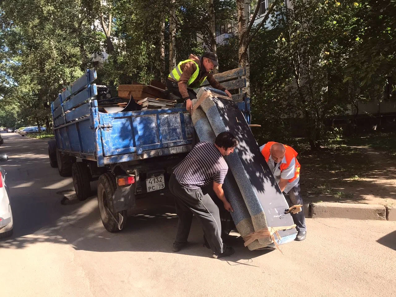 Профессиональный вывоз крупногабаритного мусора в Новороссийске в октябре