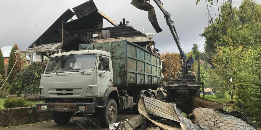 Вывоз мусора после пожара с утилизацией в Новороссийске в октябре