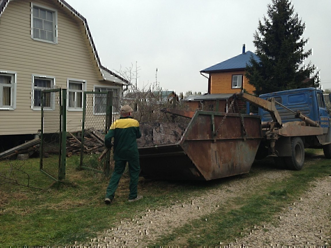 Вывоз мусора и отходов с дачи и участка СНТ в Новороссийске в октябре