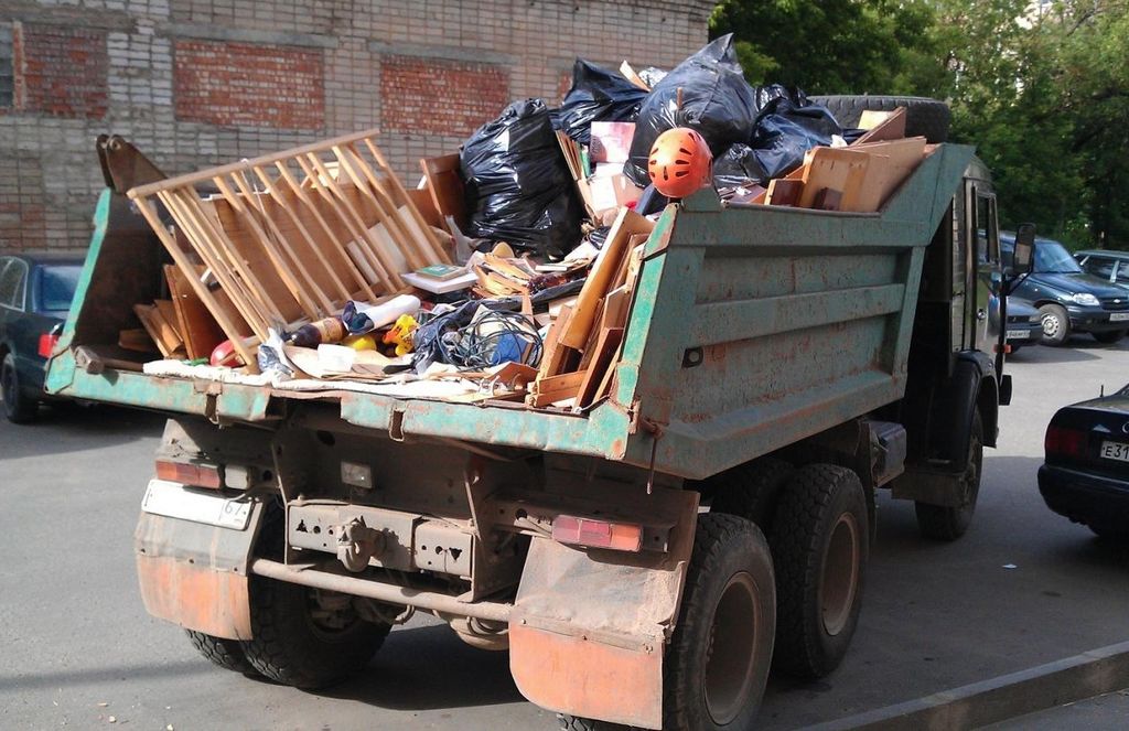 Вывоз мусора из магазина в Новороссийске от ПроМусор: услуги, цена от 1786 руб., утилизация отходов