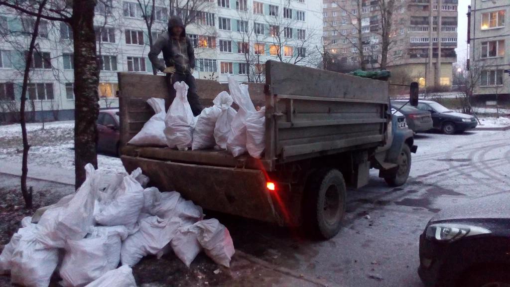 Вывоз мусора в мешках в Новороссийске в октябре