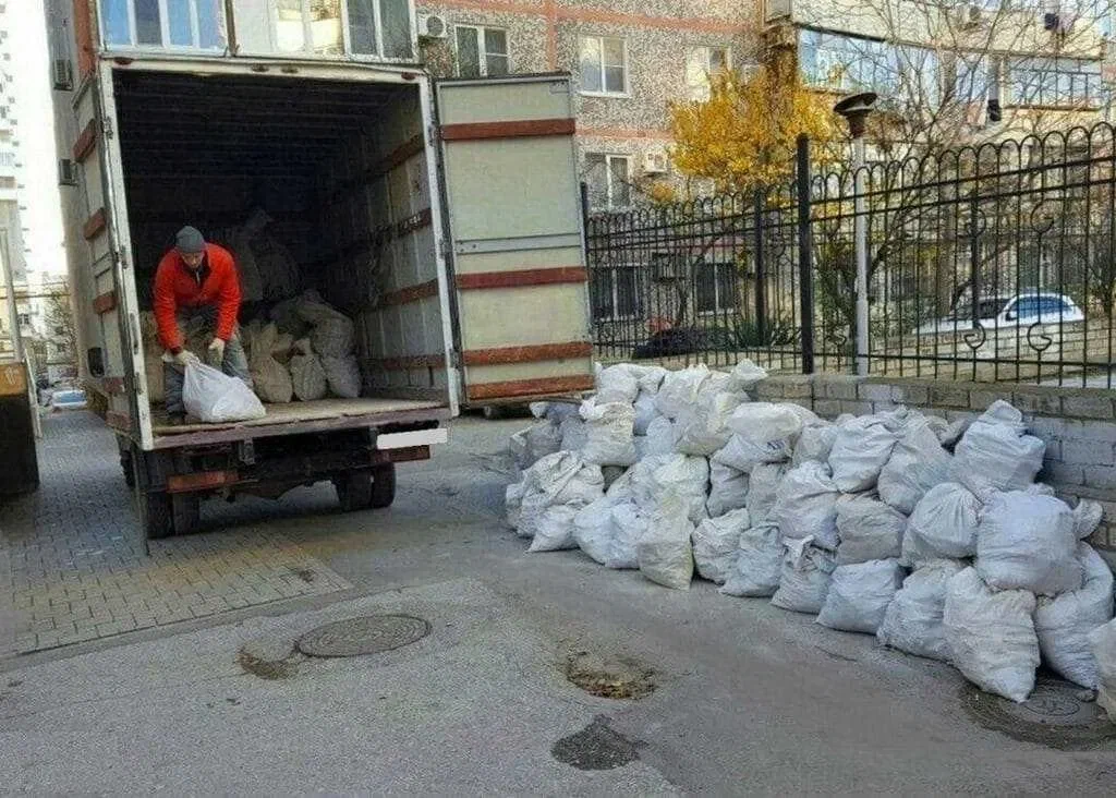 Вывоз мусора после переезда в Новороссийске в октябре