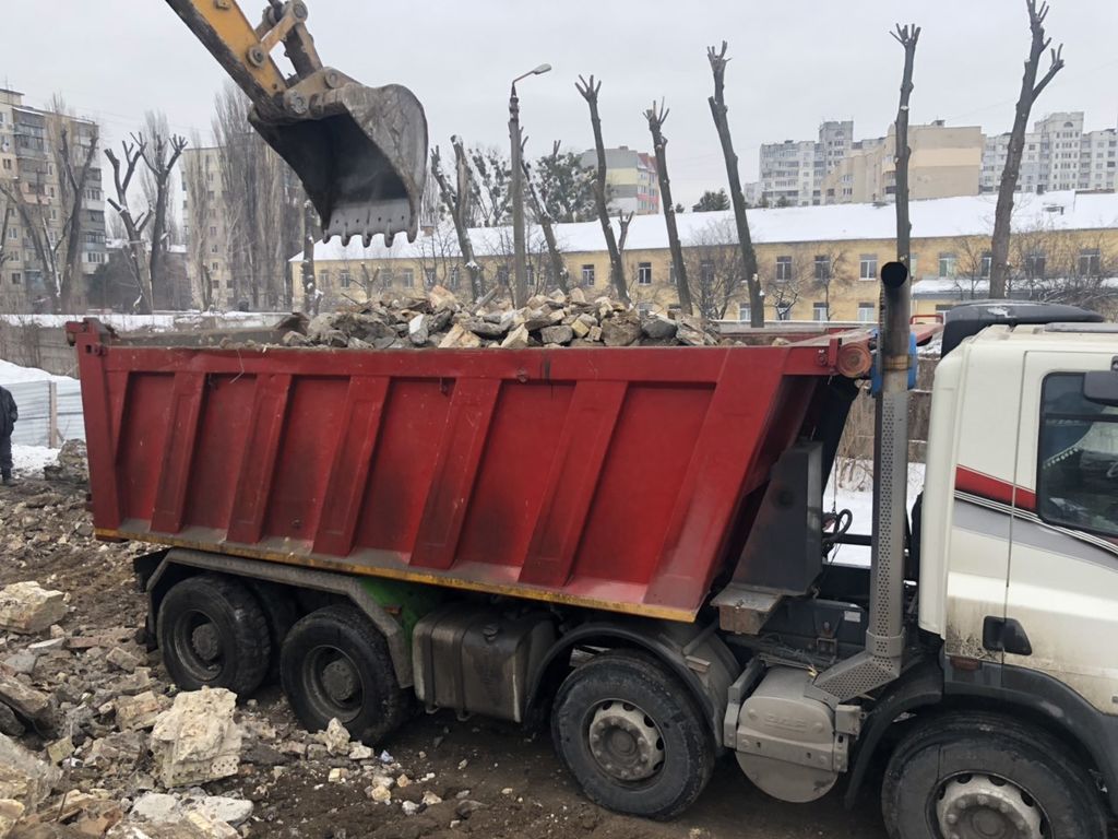 Вывоз мусора Камазом в Новороссийске в октябре