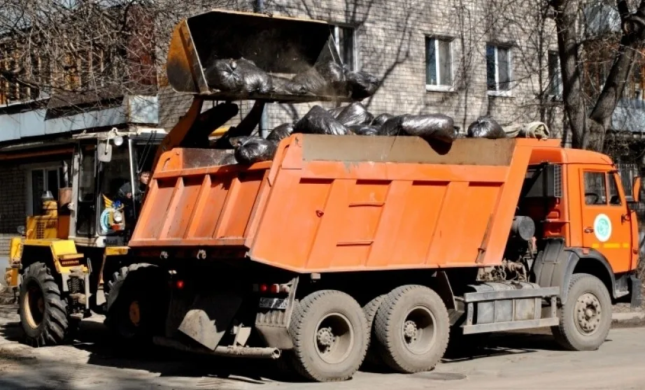 Вывоз мусора грузовым фургоном 5 тонн в Новороссийске – ПроМусор, аренда, цена от 1582 руб