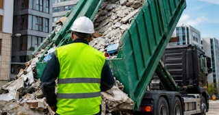 Вывоз строительного мусора в Новороссийске: услуги лицензированной компании — ПроМусор